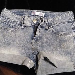 No boundaries shorts